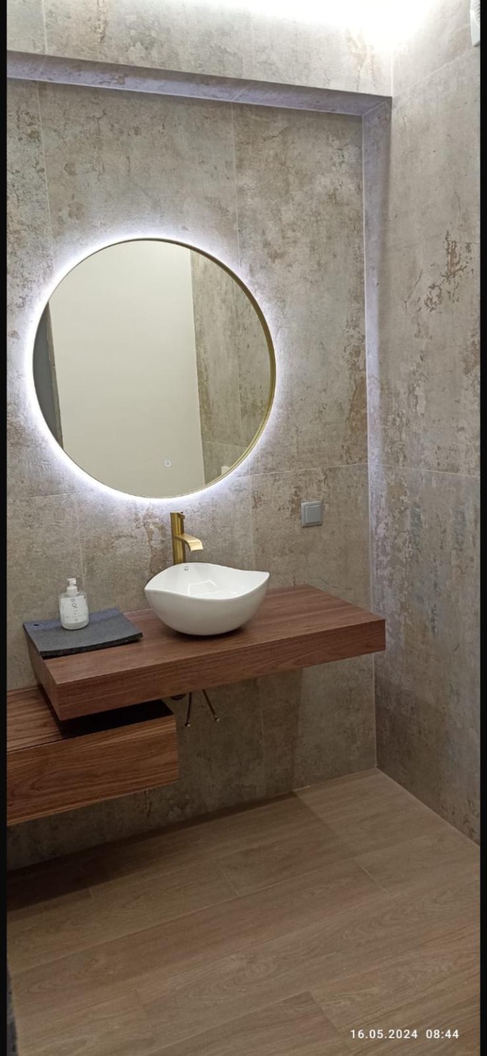 Lavatório e iluminação